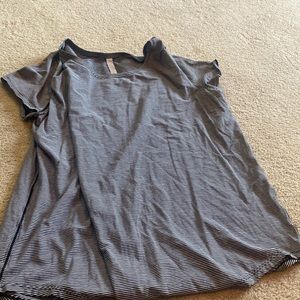 Lululemon size 12 athletic shirt